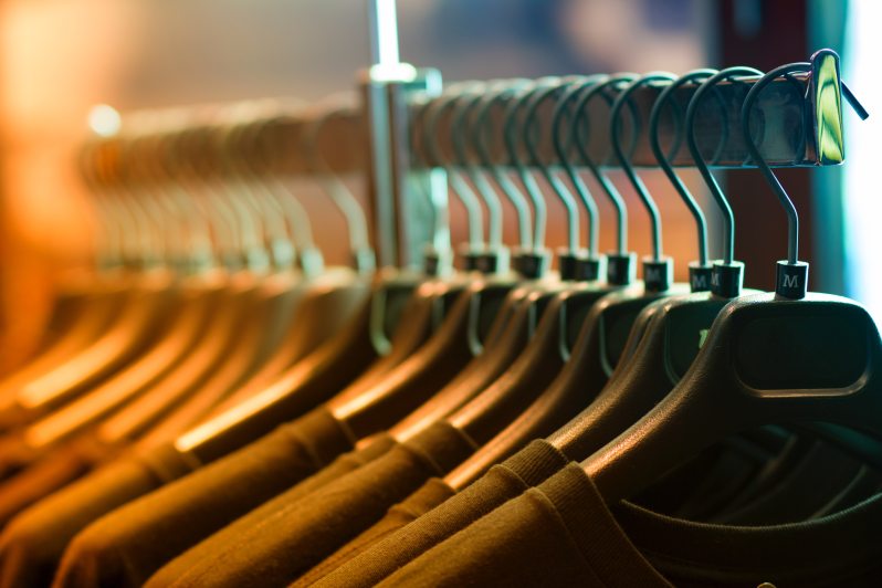 minimalism fashion. closet-clothes-clothes-rack-102129